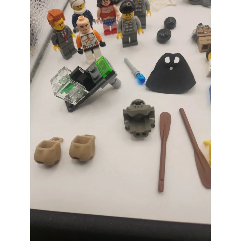 LEGO Minifigures and Accessories Lot